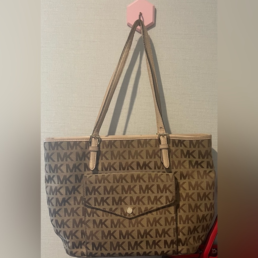 Michael kors tote